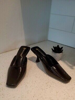 Big Tree Black Patent Style Slides w/Kitten Heel | Size 5.5